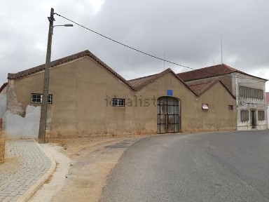 Armazém à venda em Portel