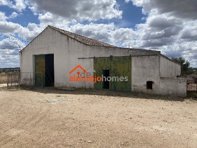 Espaço comercial ou armazém à venda em Vimieiro