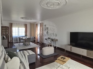 Moradia independente à venda em Vale de Prazeres e Mata da Rainha