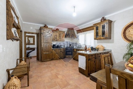 Moradia independente à venda em Vila de Rei