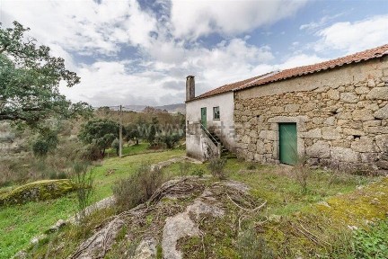 Quinta à venda em Vale de Prazeres e Mata da Rainha