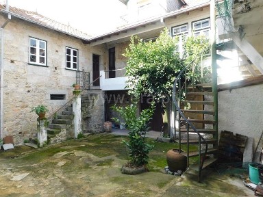 Casa ou moradia à venda em Alcaria