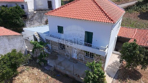 Moradia independente à venda na Travessa Santa Sofia