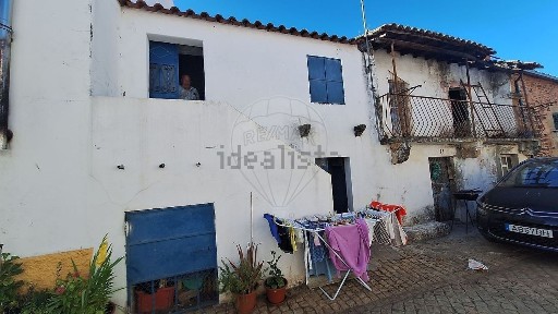 Moradia independente à venda em Idanha-a-Nova e Alcafozes