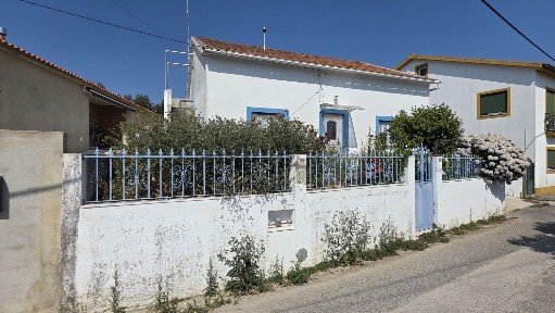 Moradia independente à venda em Vila de Rei