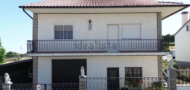Cebolais de Cima e Retaxo, Rua 25 de Abril, 9