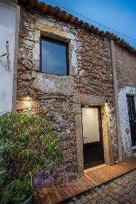 Moradia geminada à venda em Escalos de Baixo
