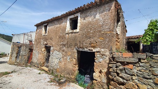 Moradia geminada à venda em Vila de Rei