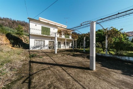 Casa ou moradia à venda em Vale de Prazeres e Mata da Rainha