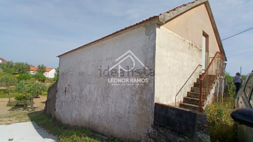 Moradia independente à venda em Santo André das Tojeiras