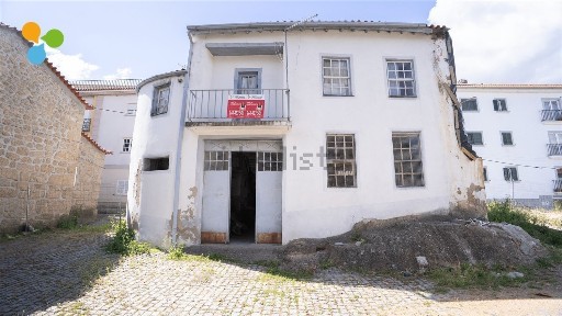 Moradia independente à venda em Tortosendo