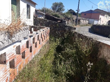 Moradia independente à venda em Vila de Rei