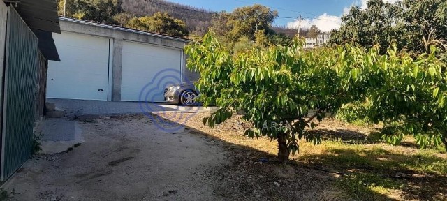 Casa ou moradia à venda em Vale de Prazeres e Mata da Rainha