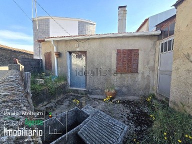 Casa de aldeia à venda na Rua do Outeiro, 21