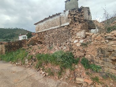 Moradia independente à venda em Vila de Rei
