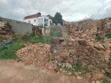 Moradia independente à venda em Vila de Rei