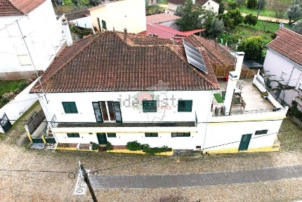 Moradia em banda à venda em Proença-a-Nova e Peral