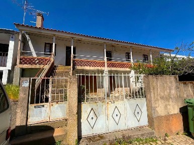 Moradia independente à venda na Rua das cruzes