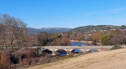 Herdade à venda no Largo Afonso Costa
