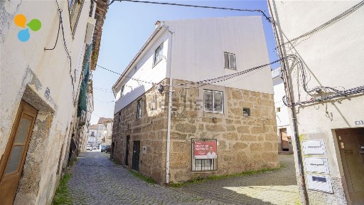 Moradia geminada à venda em Tortosendo