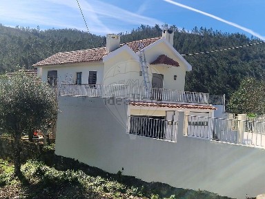Fundada, Rua Principal