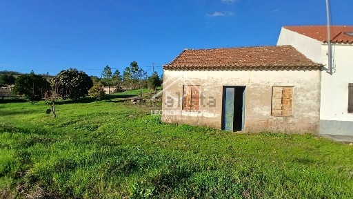 Moradia geminada à venda em Sarzedas