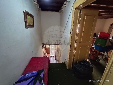 Moradia independente à venda em Lousa