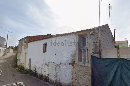Moradia independente à venda em Vila de Rei