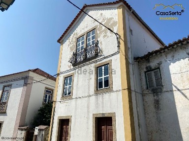 Moradia independente à venda na Rua Eduardo Conceição Silva
