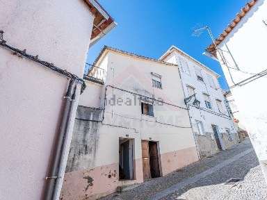 Moradia em banda à venda na Covilhã e Canhoso