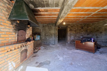 Moradia geminada à venda em Meimoa