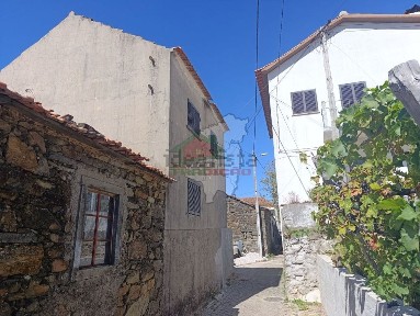 Oleiros - Amieira, Rua Direita