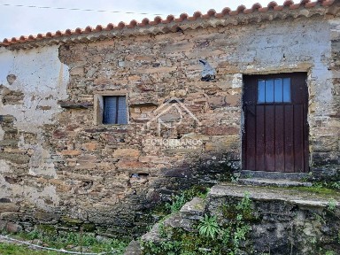 Moradia geminada à venda em Santo André das Tojeiras
