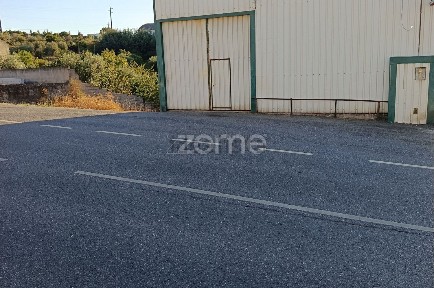 Armazém à venda na Rua do Outeiro s/n