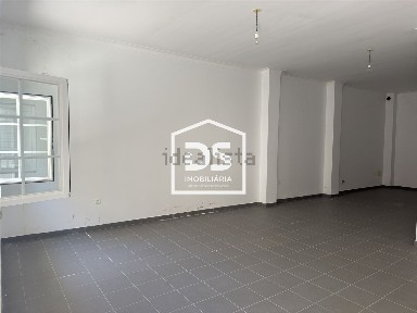 Espaço comercial à venda em Escalos de Cima