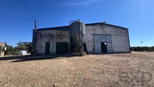 Espaço comercial à venda em lomba aranhas