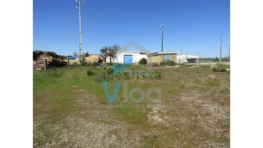 Armazém à venda em Lousa