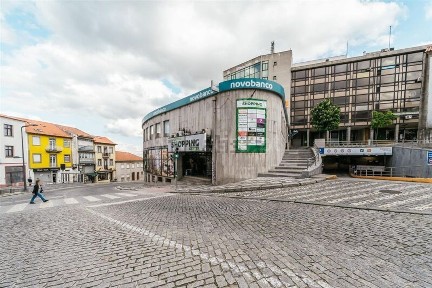 Espaço comercial à venda em Covilhã e Canhoso