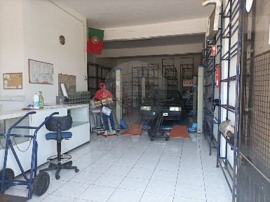 Armazém à venda em Sertã