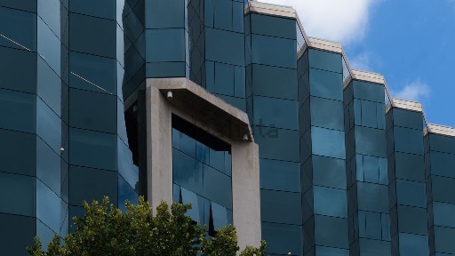 Arrendamento de escritório na Avenida Columbano Bordalo Pinheiro, 75