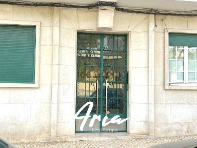 Arrendamento de escritório privado na Avenida Manuel da Maia