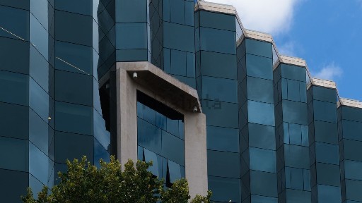 Arrendamento de escritório na Avenida Columbano Bordalo Pinheiro, 75