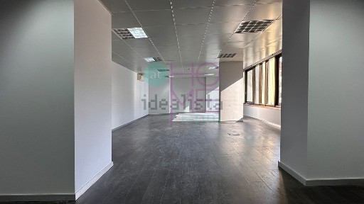 Arrendamento de escritório privado na Avenida Miguel Bombarda, 36