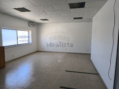 Arrendamento de escritório na Estrada de Monchique