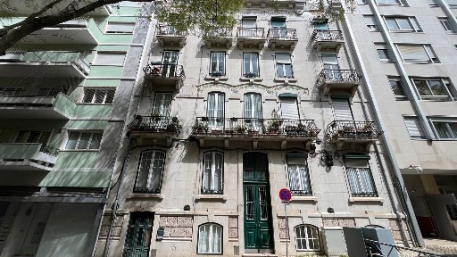 Arrendamento de escritório privado na Rua António Enes, 18