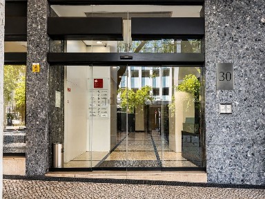 Arrendamento de escritório privado na Rua Barata Salgueiro, 30
