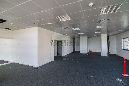 Arrendamento de escritório na Leceia