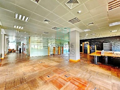 Arrendamento de escritório na Rua Centro Empresarial, 310
