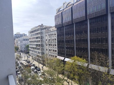 Arrendamento de escritório privado na Avenida Miguel Bombarda, 1