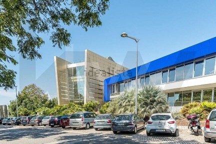 Arrendamento de escritório privado na Rua Coro de Santo Amaro de Oeiras